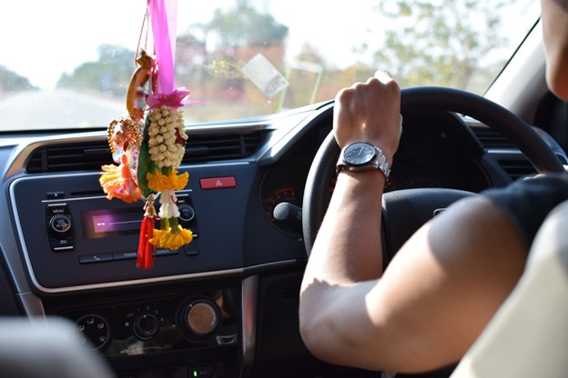 เจิมรถคืออะไร เจิมรถวันไหนดีให้เป็นสิริมงคล พร้อมวิธีเตรียมตัวครบถ้วน